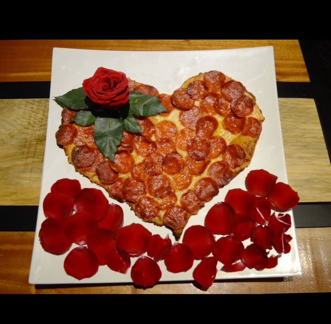 Celebra el día de la madre con pizzas de corazón