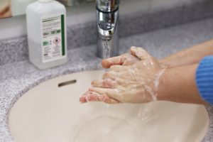 Aporpizza preparada para la prevención del Coronavirus. lavarse las manos